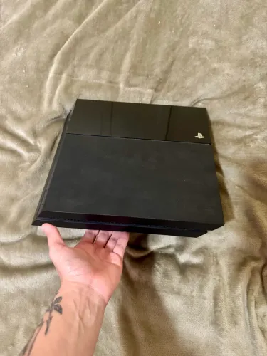 PlayStation 4 PS4 Fat - Para Reparo ou Peças (aceito propostas)