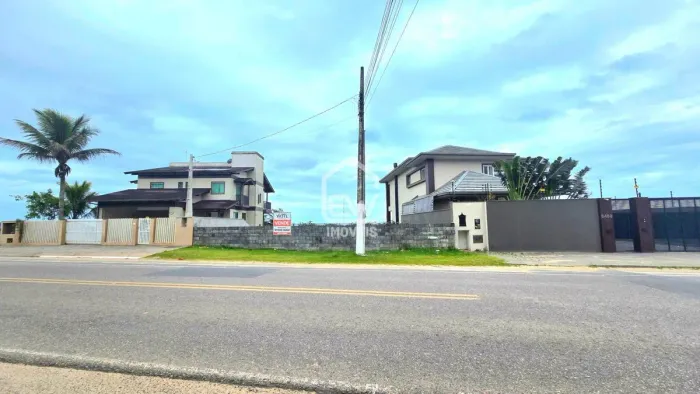 Terreno Beira-Mar com Vista Definitiva em Balneário Piçarras/SC