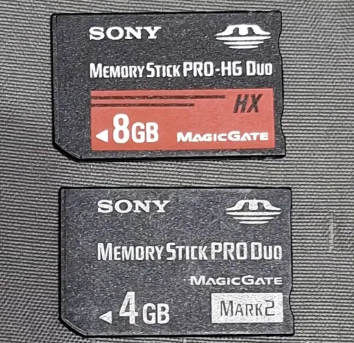Memory Stick Sony Original PRO Duo 4GB + PRO-HG Duo 8GB