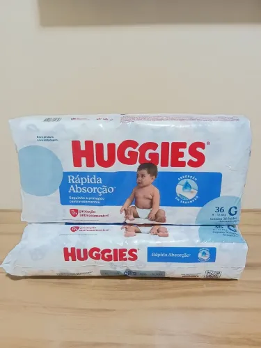 Fraldas huggies fita tamanho G. 30 reais cada pacote