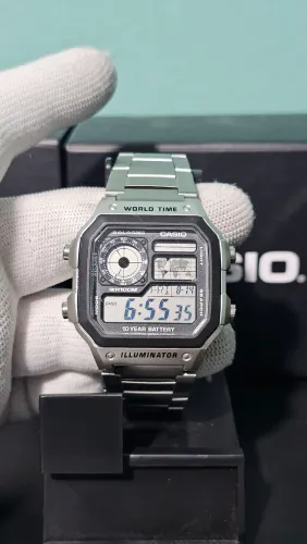 Relógio Casio AE-1200WHD-1 Masculino Word Time Prata Quadrado Cor da correia Prateado