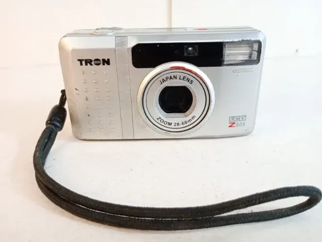 Sucata Câmera Analógica Tron LCD Z605 (Para Decoração Vintage ou Peças)