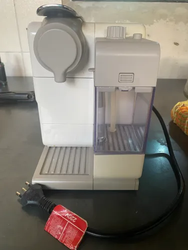 Máquina Nespresso Lattissima
