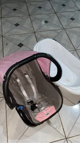 Banheira de bebe e bebe conforto