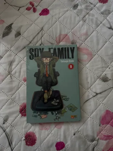Mangá Spy x Family Volume 8 LACRADO