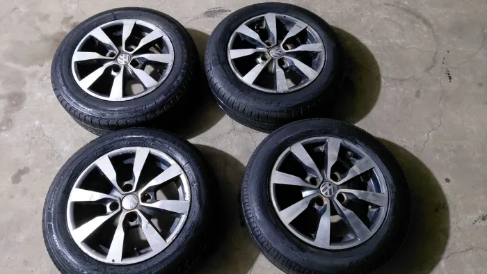 Rodas 14 com pneus