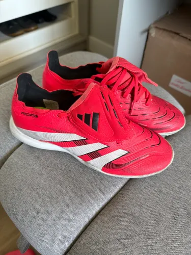 Chuteira predator tamanho 38