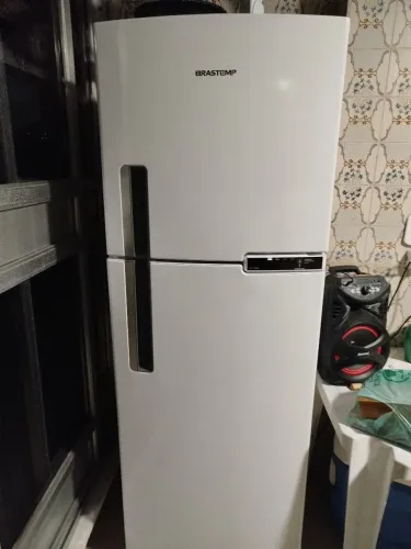 Vendo geladeira duplex, Brastemp novíssima, apenas 5 meses de uso.