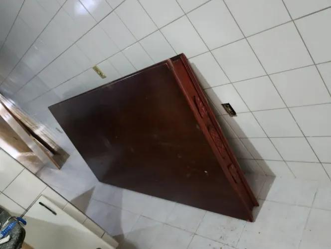 8 cadeiras com mesa 3.500 reais