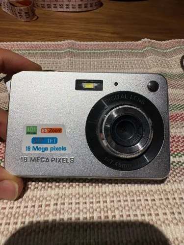 Câmera digital genérica quase nova