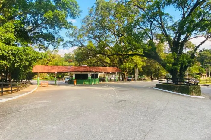 Terreno em Condomínio Estancia da Serra com Lazer Completo e Vista para a Natureza em Mair
