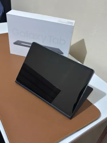 Samsung Galaxy Tab S10 Lite 256GB | 8GB RAM Seminovo (Na garantia) + Teclado Bluetooth 