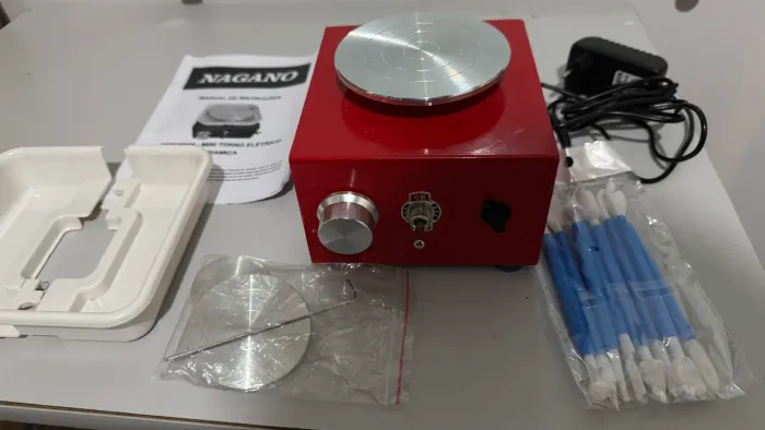 Mini Torno Elétrico Giratório para Cerâmica Pintura e Modelagem Bivolt 30w