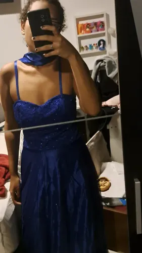Vestido de festa azul todo brilhoso, veste M/G/GG