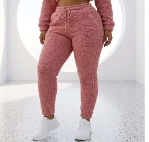 Calça Jogger Feminina Cintura Alta moda Inverno Conforto e Estilo em Pelúcia