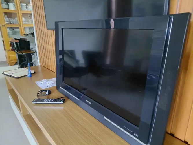 TV Sony Bravia 32 polegadas (não é smart)