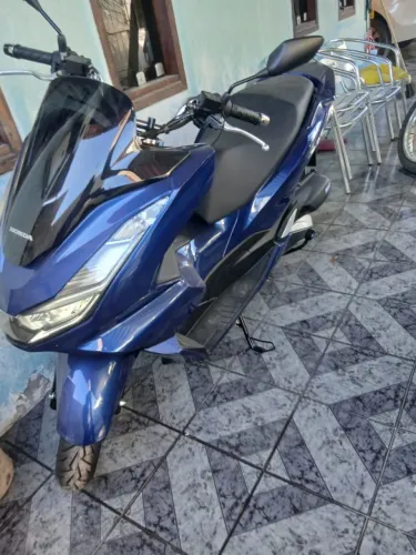Vende-se uma moto PCX, zero KM!