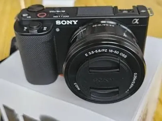 CÂMERA SONY ZVE10