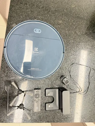 Vende-se robô aspirador Electrolux ERB-40