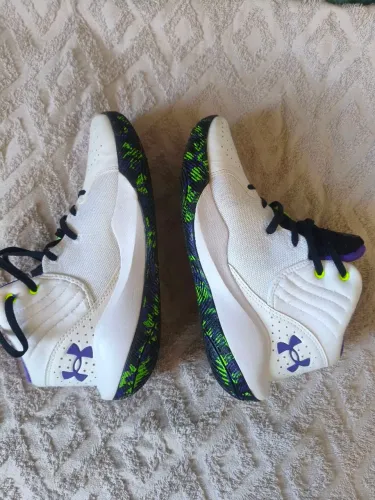 Tênis Under Armour branco