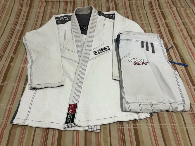 Kimono koral A2 Leia o anúncio