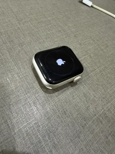 Apple Watch SE 2 40 (2023) Starlight