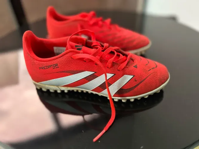 Chuteira adidas predator society infantil usada.