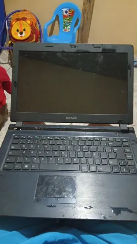 Vende Se Notebook Semp Toshiba Windows 8. Está com bateria viciada