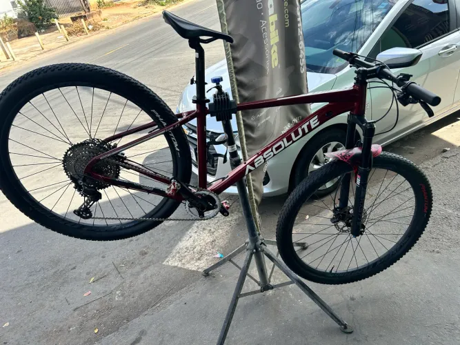 Bicicleta Absolute Wild Boost Aro 29 - Shimano Deore - Suspensão Ar/Óleo