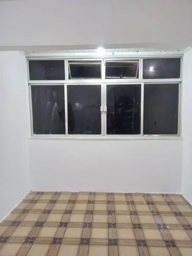ALUGO APARTAMENTO COM TRÊS QUARTOS NA PITUBA PRÓXIMO A ESCOLA COLMEIA