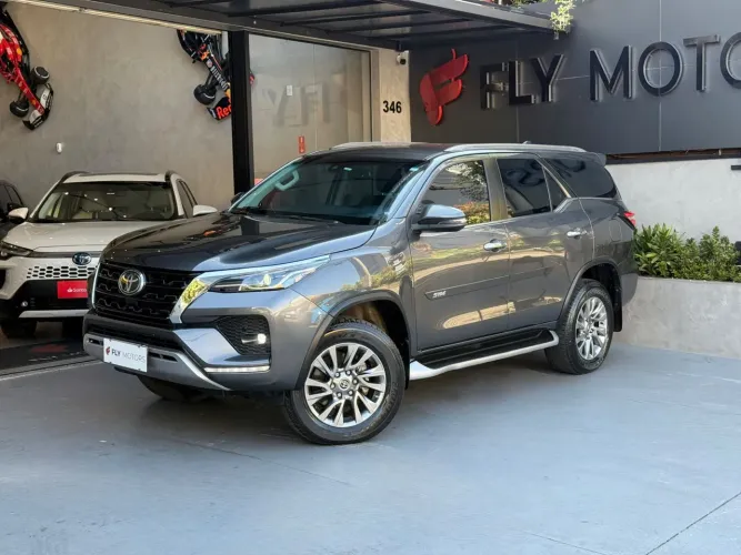 Toyota Hilux SW4 SRX 4X4 2.8 TDI 16V Dies. Aut. 2021