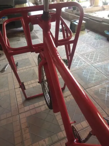Vendo bicicleta cargueira toda boa pintura novo