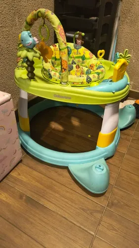 Andador Jumper Infantil e cadeira de alimentação