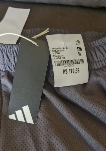 Bermuda Adidas comprada na Centauro do shopping Metrópole por 179,99. Vendo por 150 nova