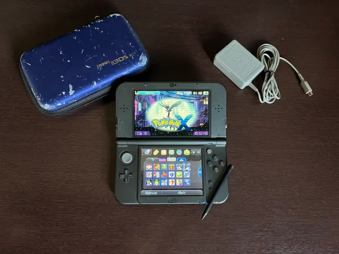 New Nintendo 3DS XL Desbloqueado + SD 64GB + Case + Carregador