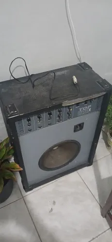 Caixa de som antiga