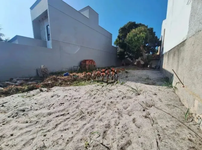 TERRENO PLANO EM CAMBOINHAS/NITERÓI - 300 m² - 10x30METROS