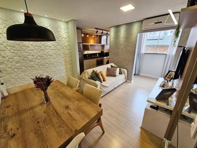 Lindo Apartamento mobiliado de 02 dormitórios no bairro Floresta em Joinville / SC.
