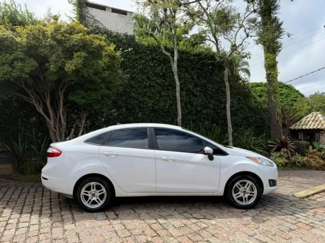 Ford Fiesta SEL 1.6 16V Flex Aut. 5P 2017