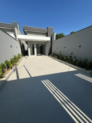 Casa no Tarumã para locação próximo a Praia Dourada/ 02 Qts/ Suite/ 04 Vagas