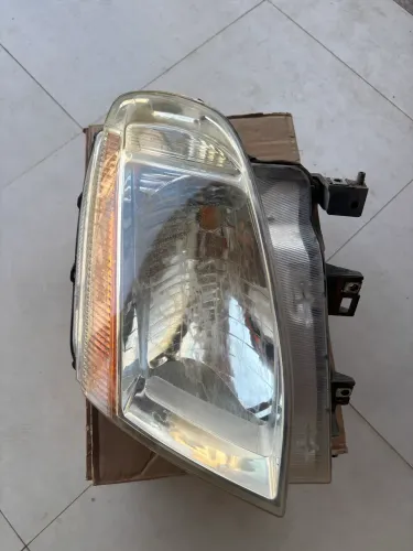 FAROL RANGER LADO ESQUERDO