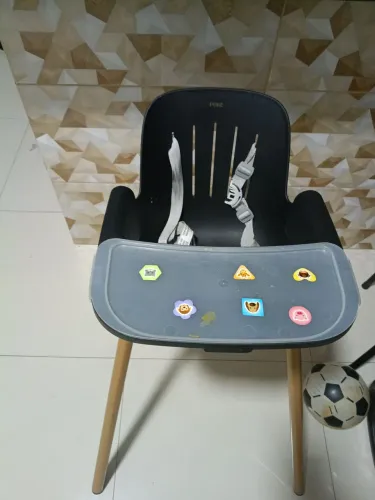 Vendo cadeira de alimentação super conservada