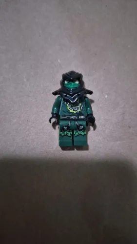 LEGO NINJAGO LLOYD POSSUÍDO