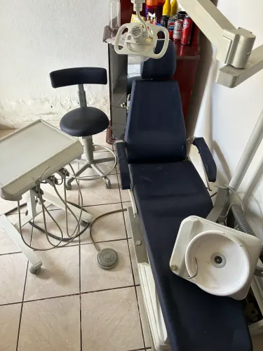 Vendo 2 cadeiras odontológicas