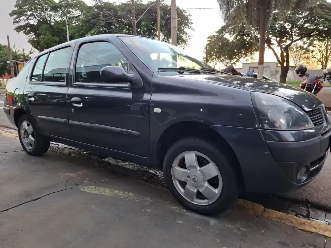 Renault Clio SED RT/ Privilège/ Botic 1.6 16V 4P 2003