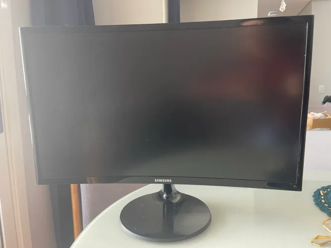 Monitor Samsung 24? Curvado