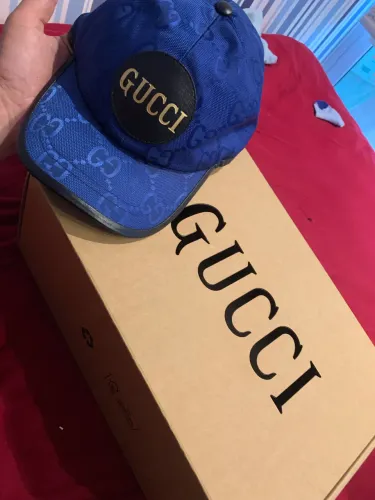 BONÉ GUCCI