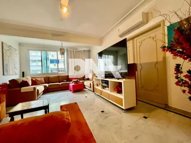 Apartamento : / Residencial / Leme