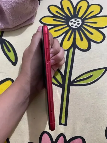 Vendo um iPhone 11 normal