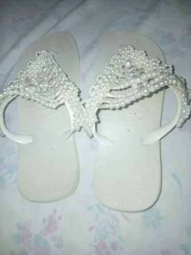 Sandália havaianas de pérolas 30 reais